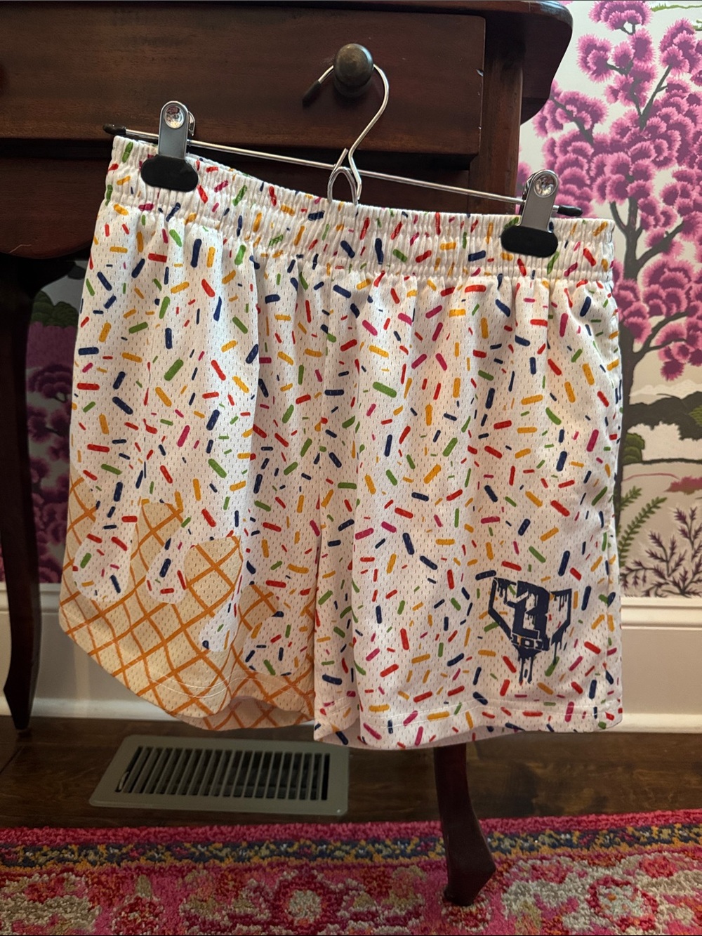Men’s small White Multicolor Sprinkle Print Shorts Baseball 101